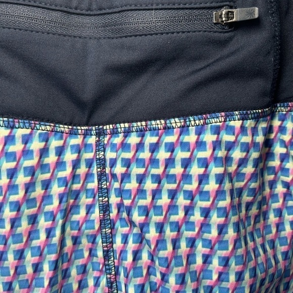 ATHLETA Women’s Side Pocket Vivid Ready Set Shorts- Geo Parade/ Size X-Small - Picture 7 of 10